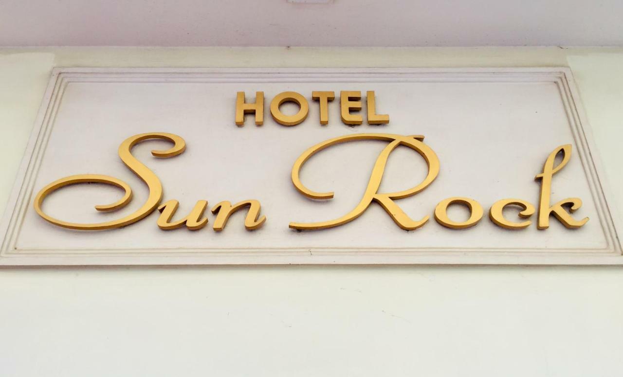 Hotel Sun Rock Канниякумари Экстерьер фото